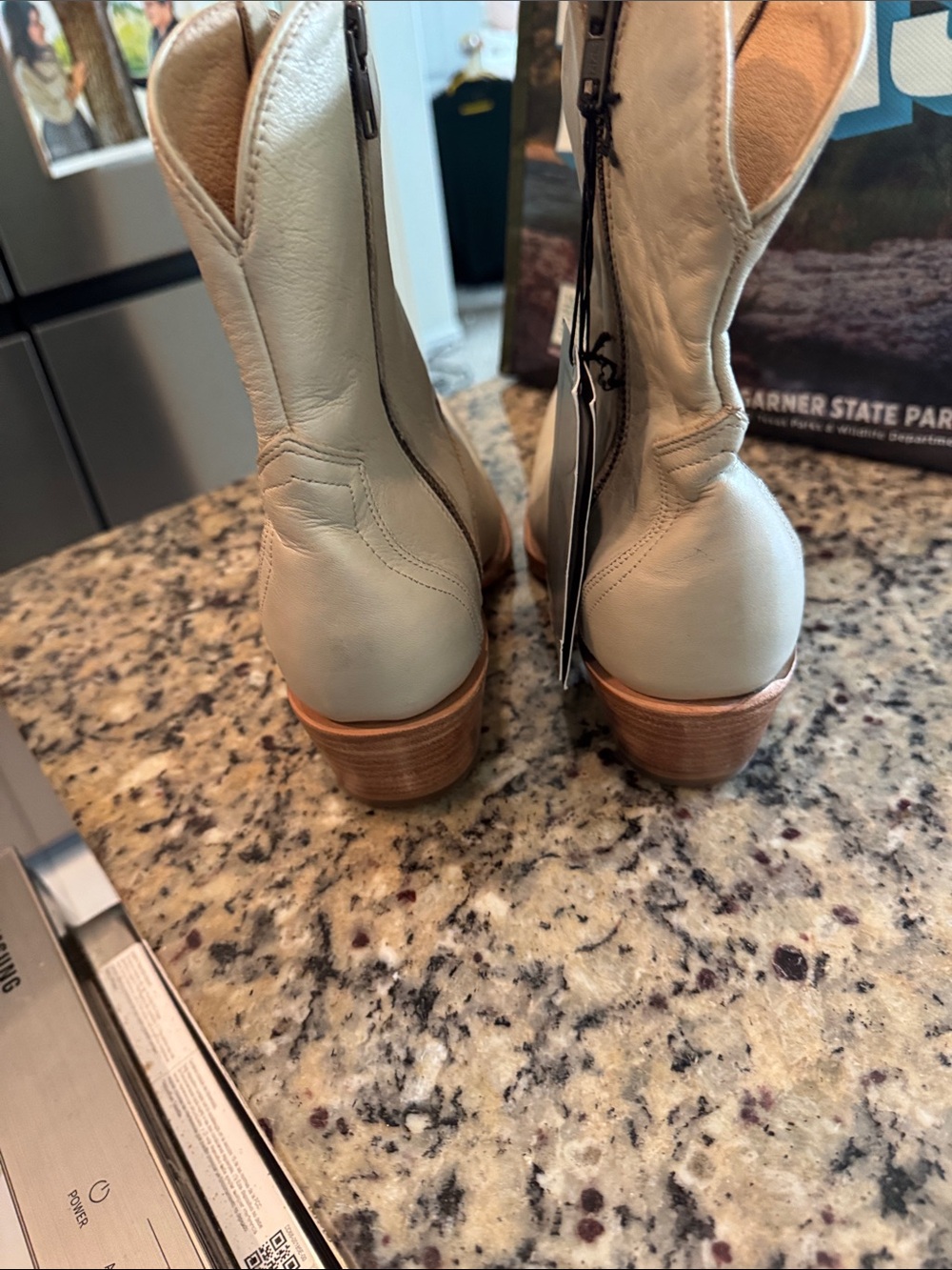Lucchese Cream Cactus Side Zip Western Leather Ankle Boots - Picture 5 of 7